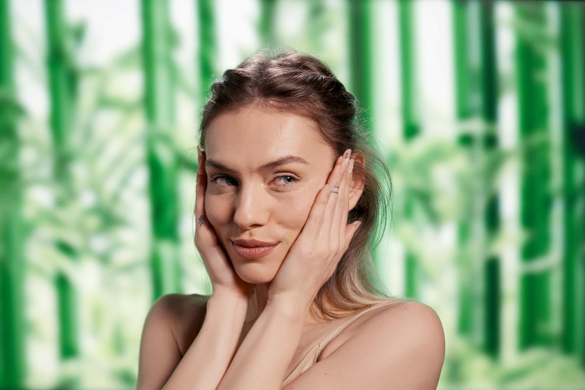 Clienta de Infinity Clinic lista para aplicarse tratamiento de NCTF 135